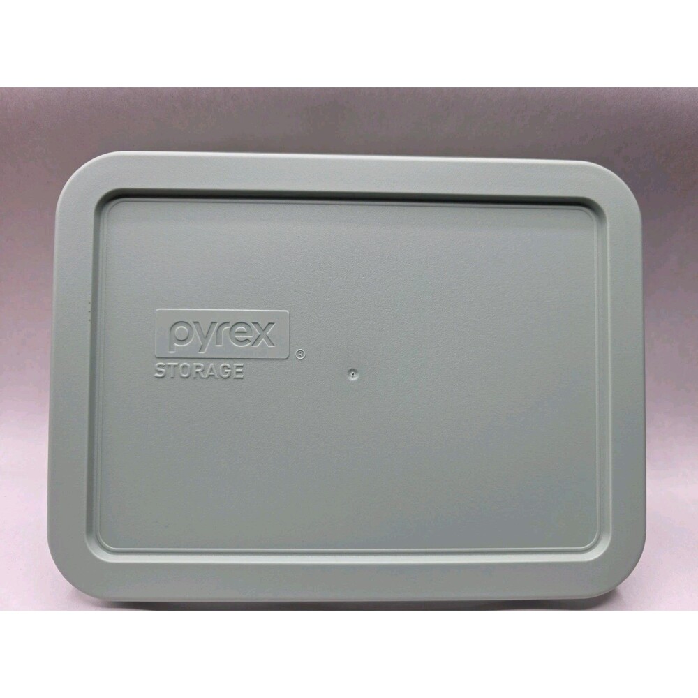 Pyrex Hello Kitty Rectangular Glass Food Storage Light Green Snap Lid Set - Picture 5 of 6